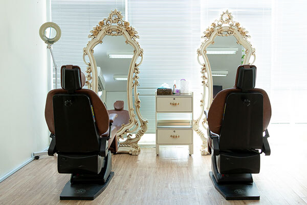 سالن آتی عاطفه اکبری