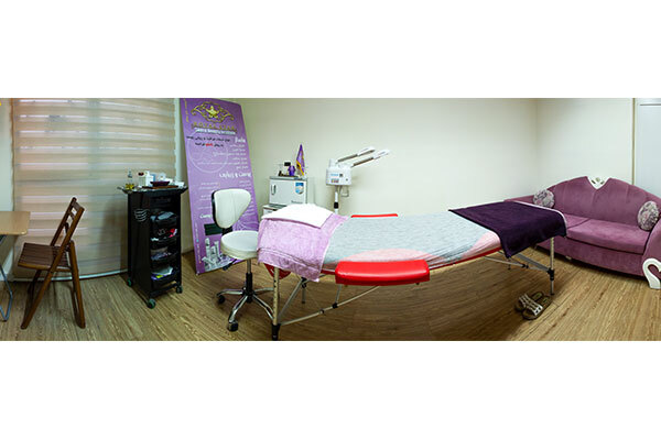 سالن آتی عاطفه اکبری