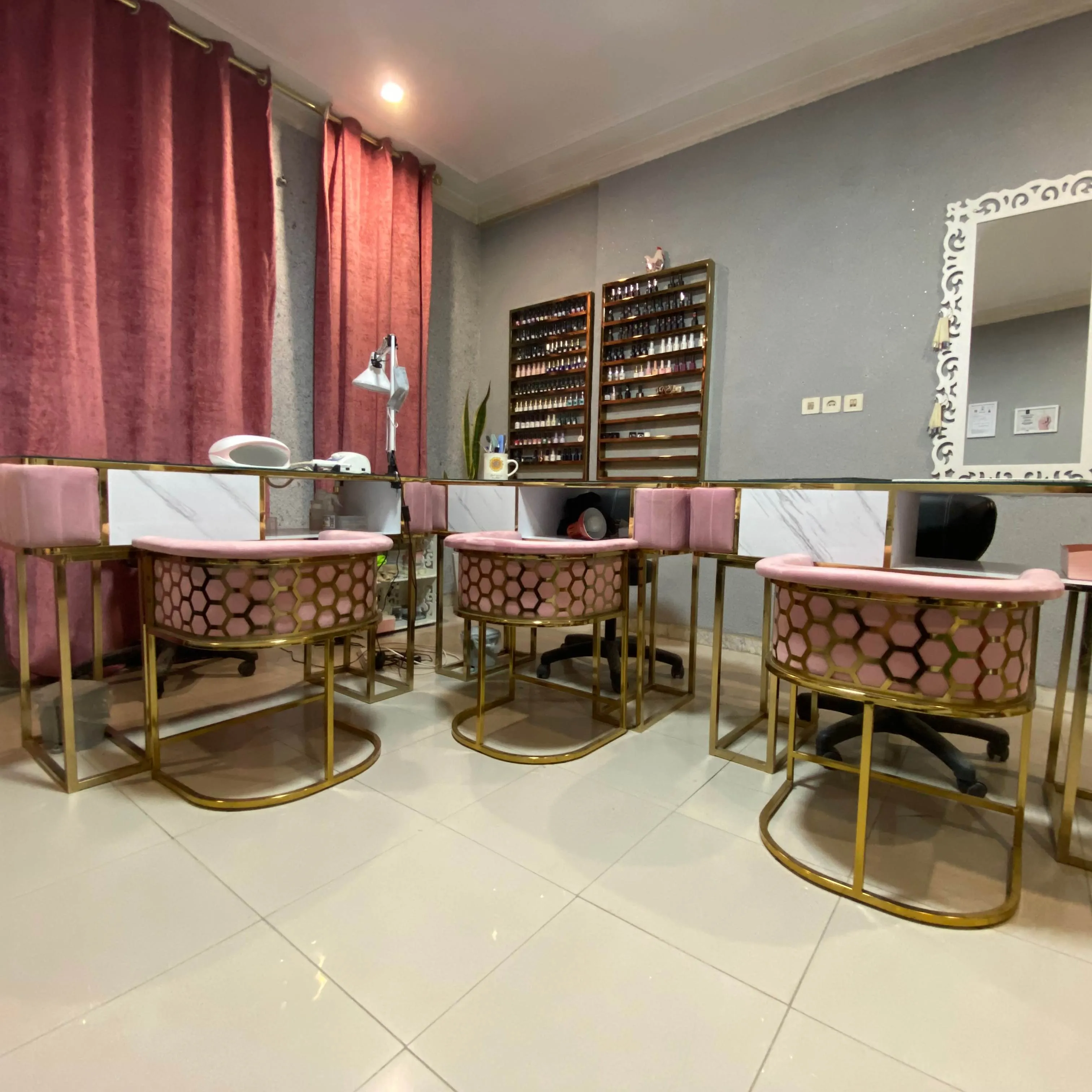 سالن زیبایی و آرایشگاه مریم زکاله چهارباغ پایین اصفهان