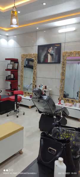 سالن زیبایی نرجس توکلی(حوریا سابق) در منظریه خمینیشهر