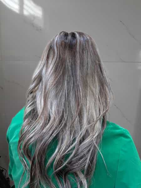 سالن زیبایی ملک در قائمیه خمینیشهر