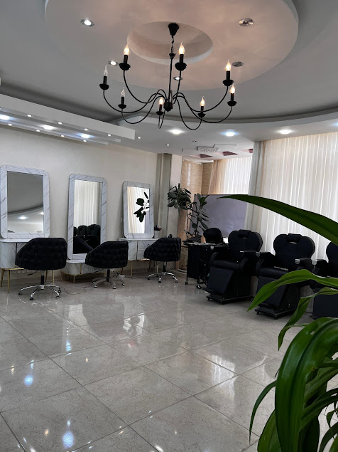 سالن زیبایی لیلا زمانی خمینی شهر