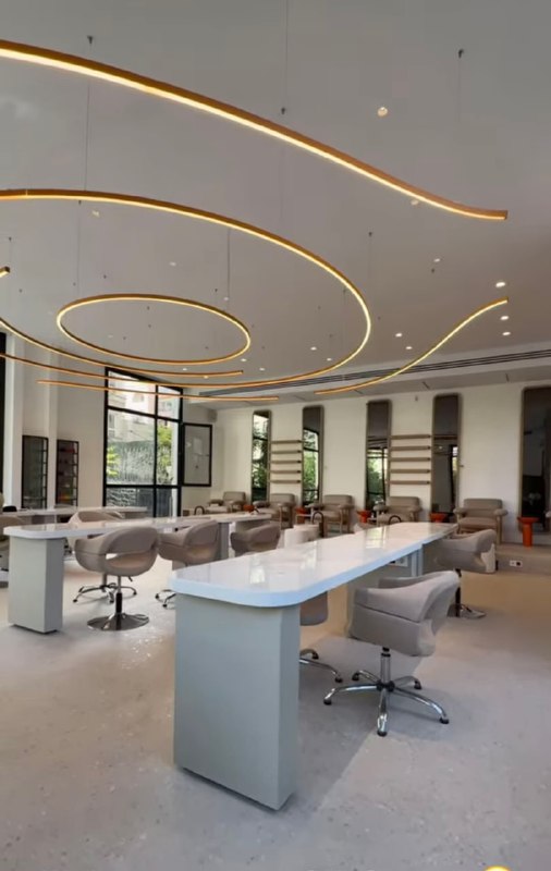 ناخن انامانا بلوار استقلال